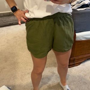 Madewell Green pull on shorts